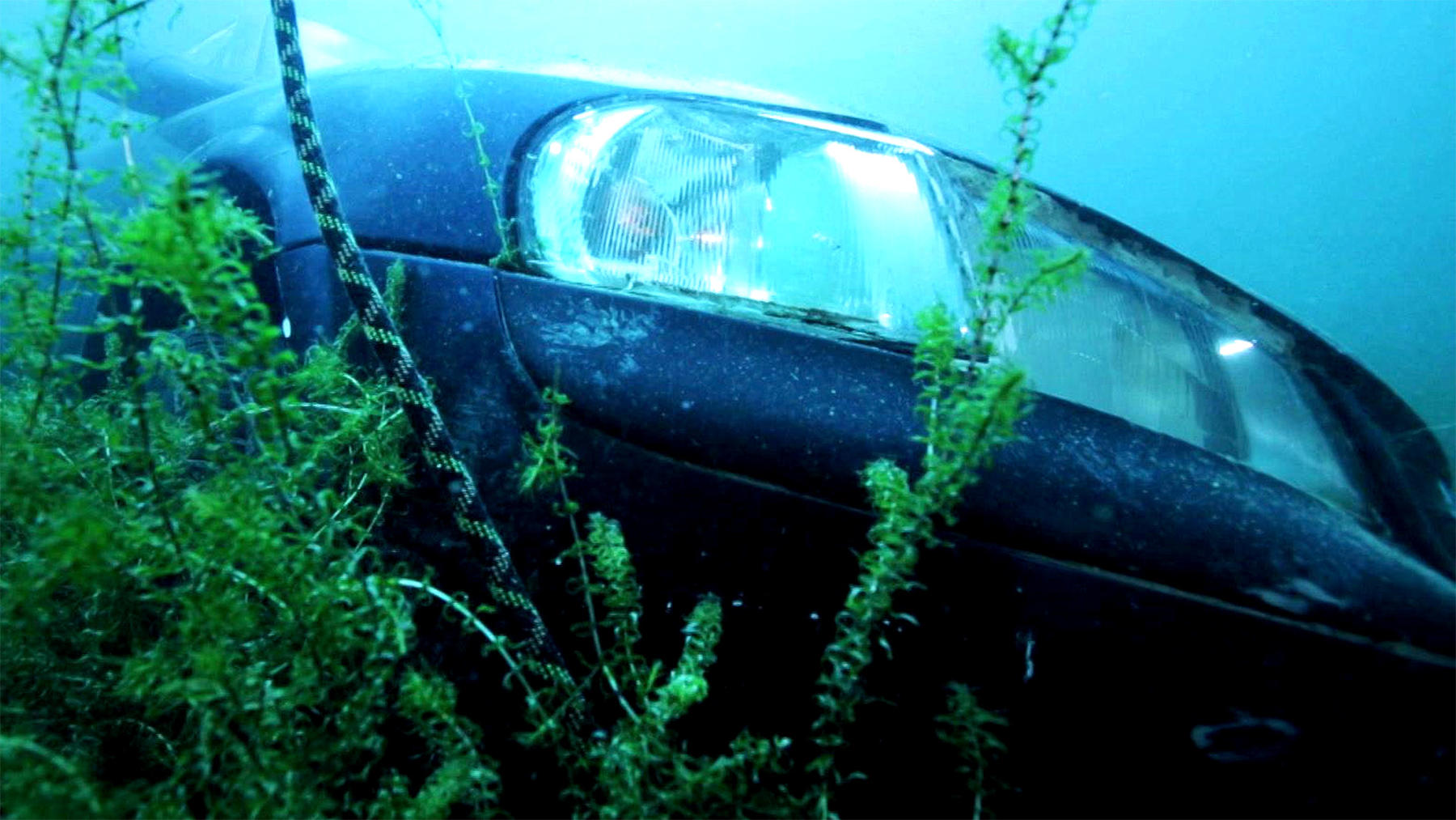 Thema u.a.: Auto unter Wasser