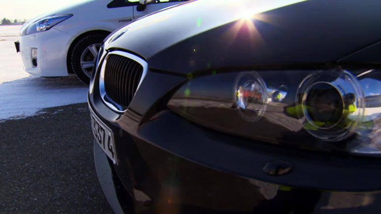 Vergleich - Toyota Prius Hybrid vs. BMW M3  Reportage 